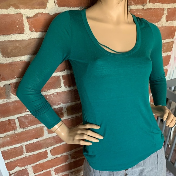 Chaser cut out high low long sleeve t shirt XS - Picture 3 of 12